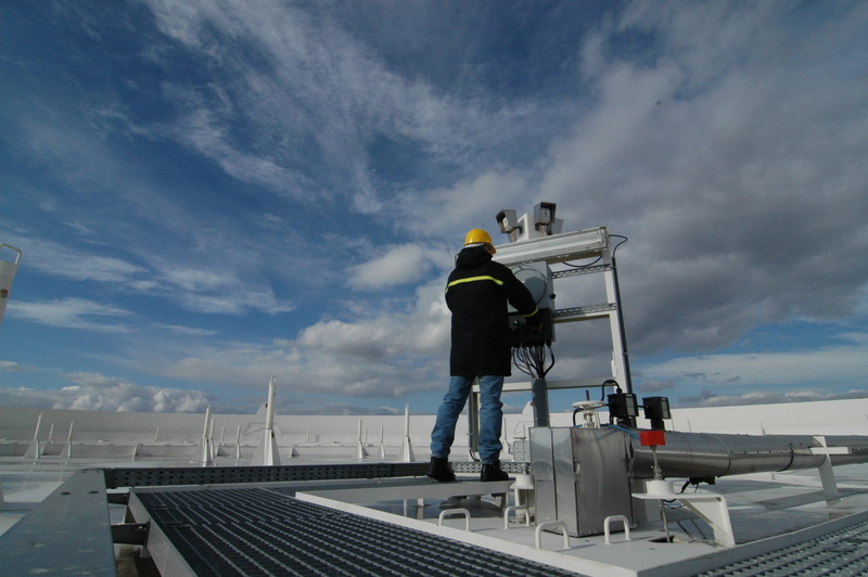 Control, building exterior, control device, nature, 1080P, fuel and power generation, standing, outdoors, industrial, man, one man only, full length, air conditioning