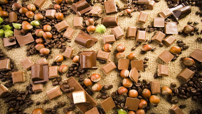 tiles, for sale, day, no People, indoors, backgrounds, brown, food, market, nuts, heap, abundance, large Group of Objects, variation, choice, high angle view
