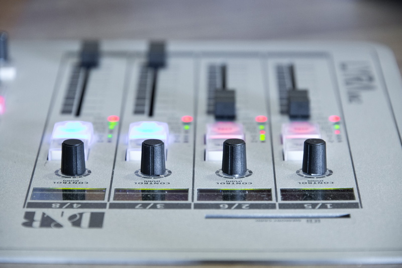 audio equipment, black, communication, selective focus, switch, equalizer, technology, panel, arts culture and entertainment, frequency, dj, industry, stereo