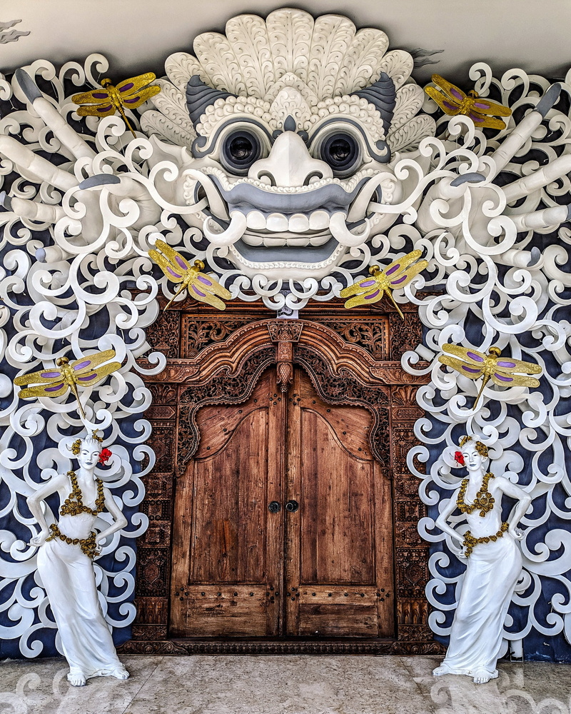 gold, brown, entrance, 2K, white color, wood - material, art and craft, silver, sculpture, day, creativity, indonesia, decorative, ornate, architecture
