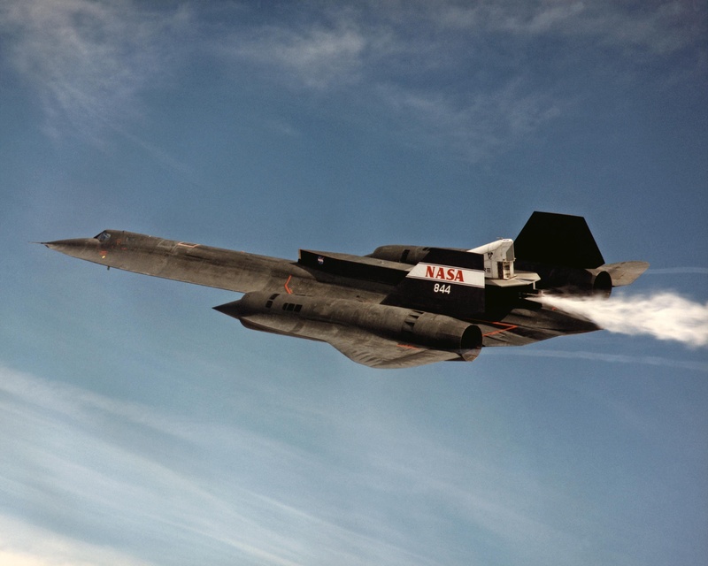flying, plane, jet, reconnaissance, supersonic, military, air force, army, day, fighter plane, mode of transportation, no people, cloud - sky, on the move