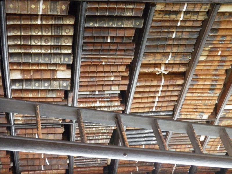 ladder, backgrounds, building exterior, outdoors, building, staircase, architecture, railing, day, pattern, ceiling, 4K, full frame, books, trinity college