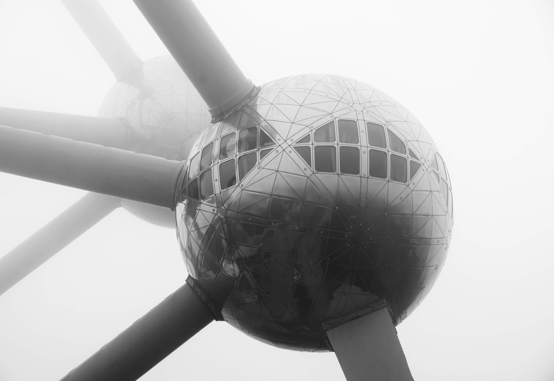 aircraft, balloon, motor, silhouette, clear sky, airplane, circular, propeller, sky, bruxelles, architecture, atomium, water tower, vehicle, outdoors, brussels