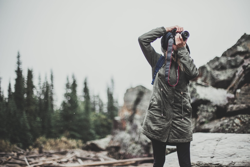 warm clothing, recreation, landscape, adult, nature, three quarter length, anon, photographer, tree, hike, lifestyles, adventure, outdoors, leisure activity