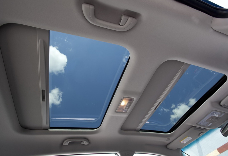mode of transportation, air vehicle, 720P, flying, transparent, window, blue, passenger cabin, cloud - sky, glass - material, sportage, no people, airplane