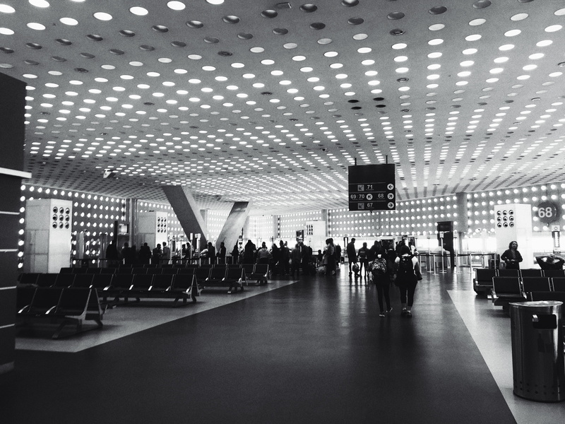 waiting area, large group of people, transportation, architecture, indoors, subway system, built structure, lifestyles, group, modern, business, adults