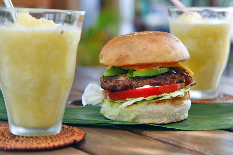 dinner, sandwich, sesame seed, hamburger, lunch, food, patty, table, bread, bun, temptation, snack, no people, ready-to-eat, vegetable, 4K, glass, cheese