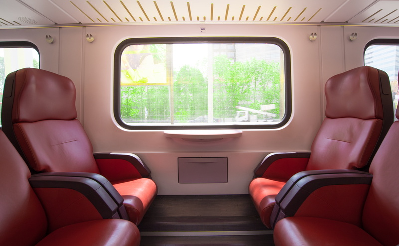 indoors, leather, red, trip, absence, window, vehicle seat, public transportation, train - vehicle, clean, commuter, 5K, train, luxury, passenger seat