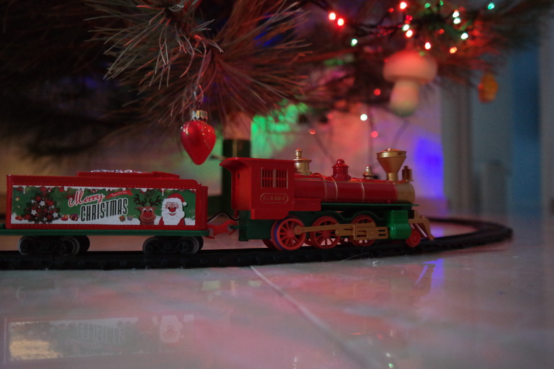 train, 5K, toy, illuminated, decoration, motor vehicle, christmas tree, transportation, car, christmas decoration, mode of transportation, celebration