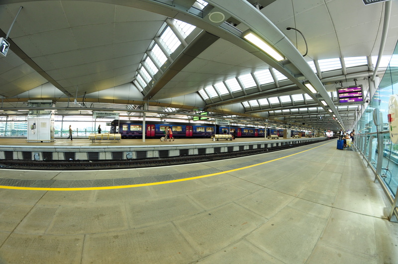 train, waiting, incidental people, 4K, travel, people, railroad station platform, architecture, tiled floor, station, mode of transportation, blackfriars