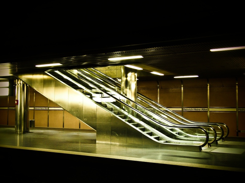 railing, movement, trainstation, connection, night, station, 4K, handrails, urban, düsseldorf, no people, metro, convenience, motion, architecture, empty