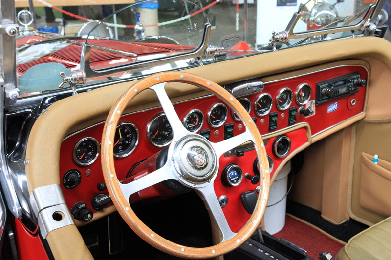 speedo, yacht, dashboard, oldtimer, 5K, passenger compartment, auto detail, land vehicle, old, day, excalibur, passenger craft, instrument panel, interior