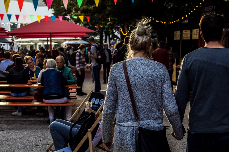 somewhere, holding, couple, togetherness, rear view, focus on foreground, architecture, others, winter, real people, built structure, leisure activity