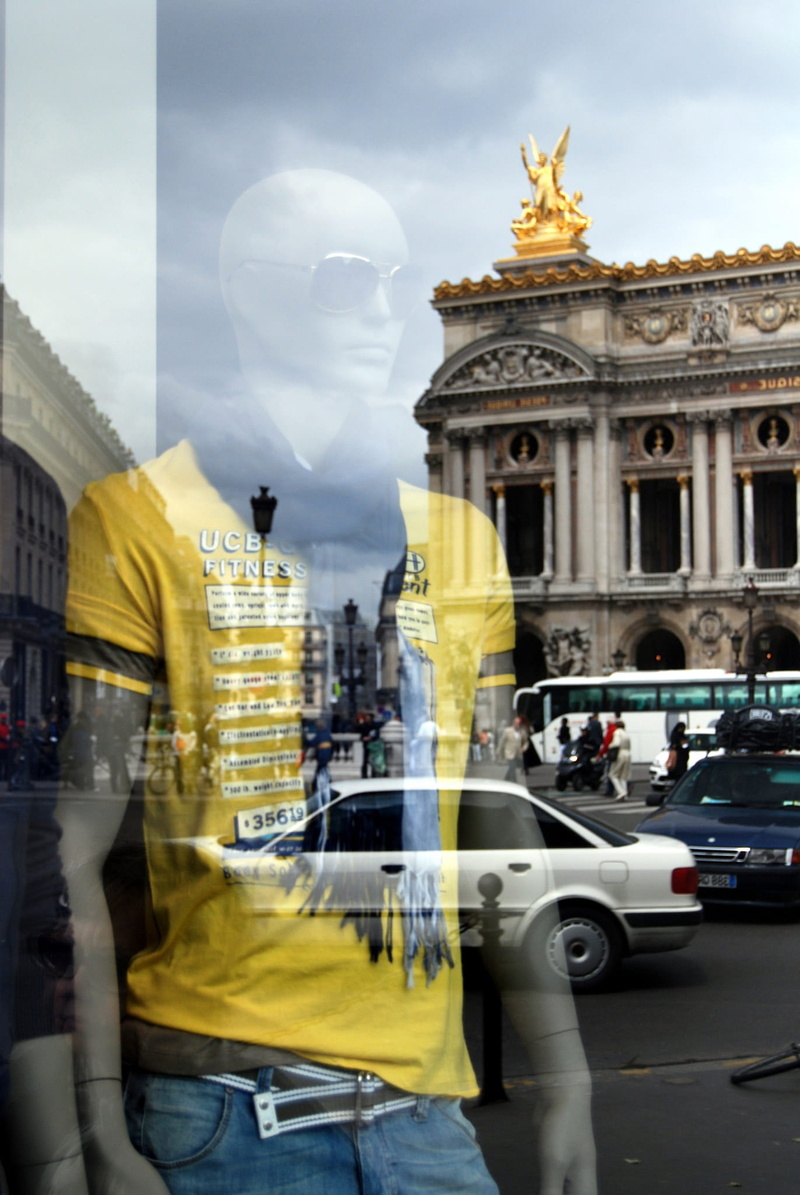 ice, mirror effect, travel, built structure, car, city, mannequin, mode, people, transportation, lifestyles, clothes, building, parisien, motor vehicle