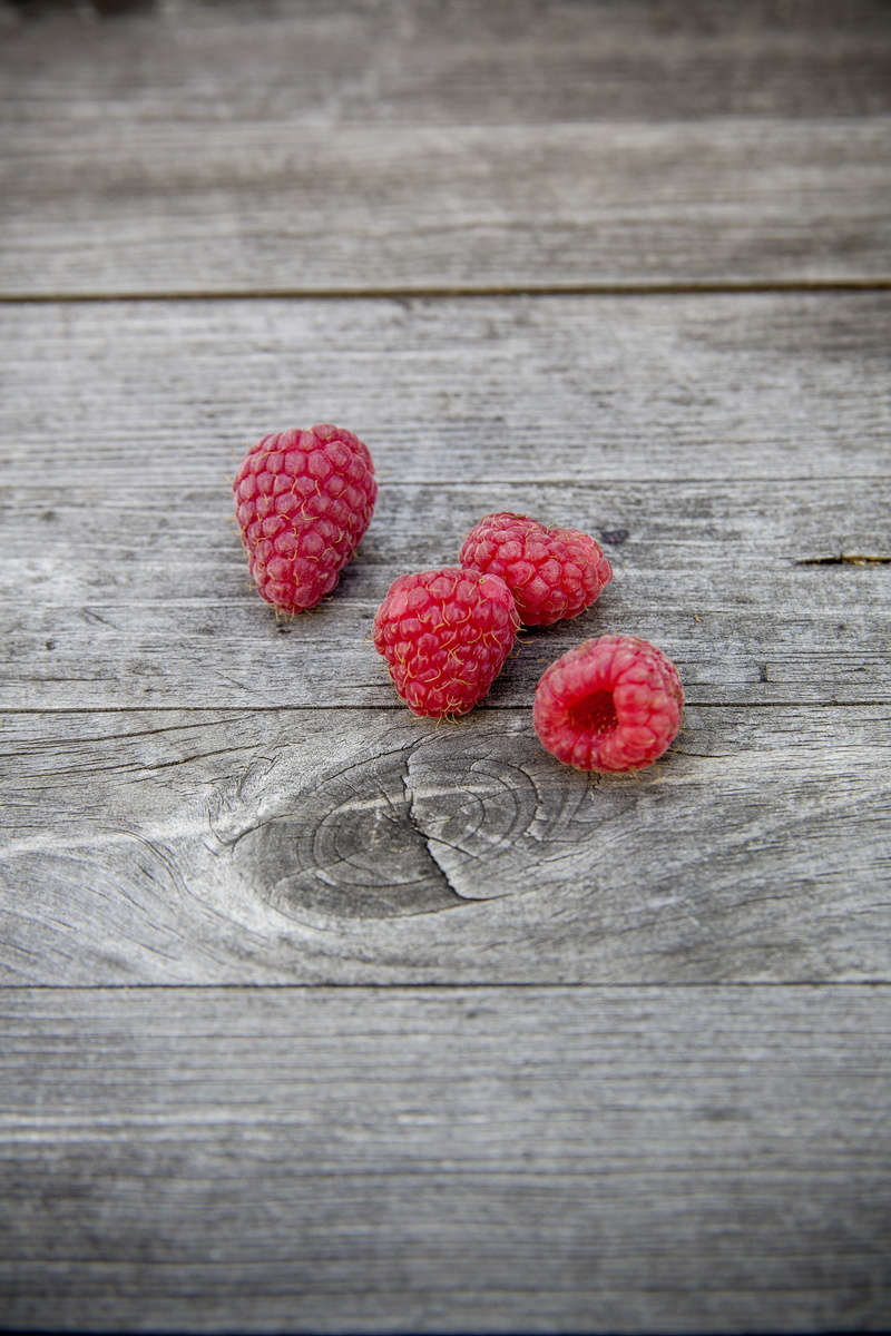sweet, freshness, fitness, rustic, table, neo-urban, selective focus, healthy eating, berry fruit, vegetarian food, organic, no people, food, wood grain
