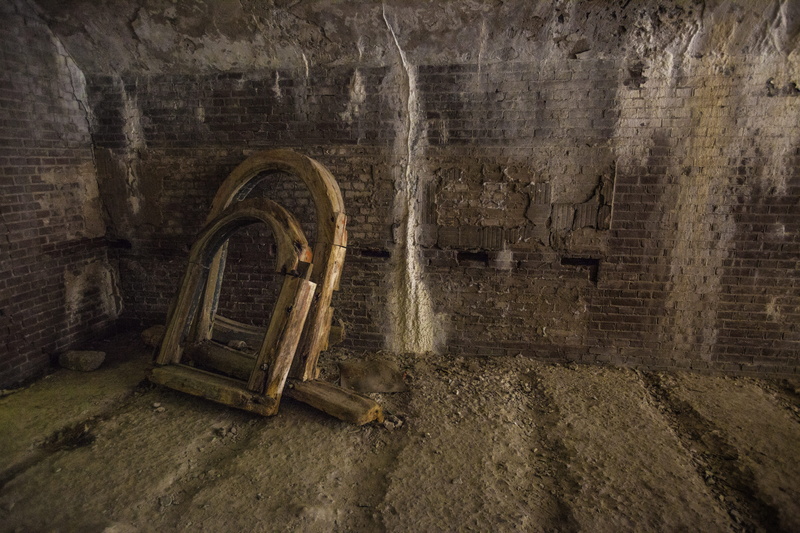 5K, run-down, built structure, Vintage, abandoned, indoors, ruined, heritage, damp, wood, Inside, wall, history, damaged, obsolete, stone, arch, dirty