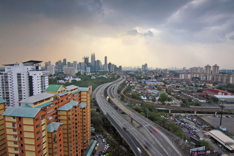 architecture, mode of transportation, skyscraper, development, no people, cars, building, outdoors, bridge, motor vehicle, transportation, built structure