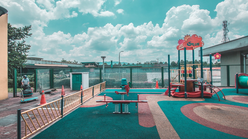nature, architecture, 5K, built structure, sport, transportation, sky, cloud - sky, incidental people, cityscape, play, building exterior, city life, kids