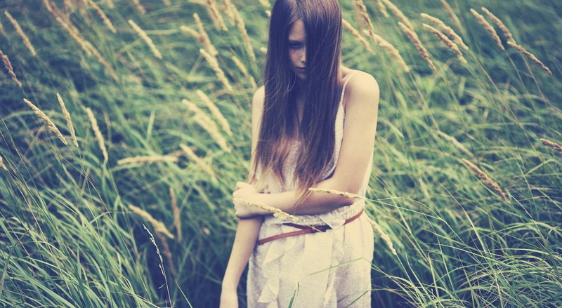 plant, scarry, one person, field, outdoors, grass, hairstyle, three quarter length, leisure activity, women outdoors, young women, 1080P, plants, adult