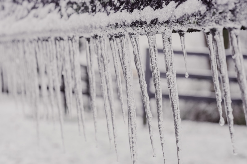 icicle, water, nature, yellow springs, beauty in nature, built structure, outdoors, winter, united states, oh, frozen, selective focus, focus on foreground