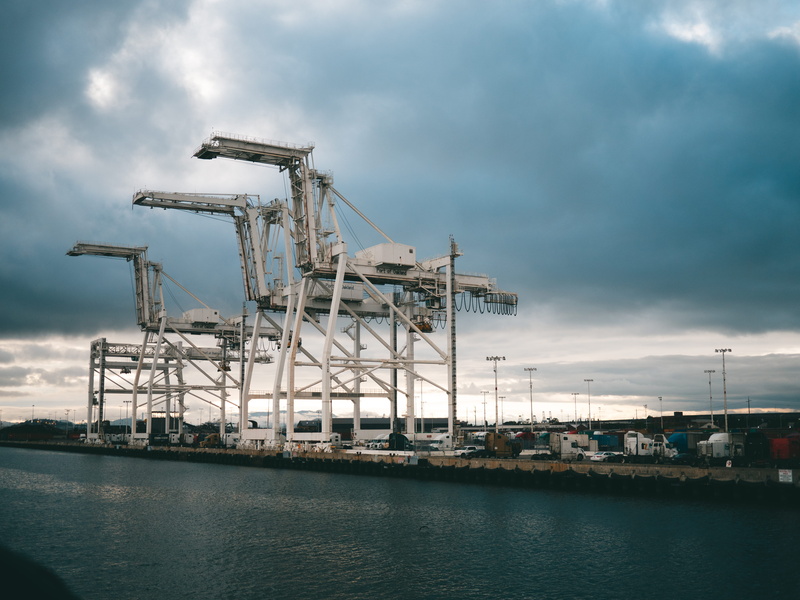 dock, crane - construction machinery, transportation, 5K, san francisco bay ferry, machinery, sea, crane, nautical vessel, port of oakland, architecture