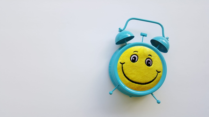 simplicity, fun, smiling, day, anthropomorphic smiley face, no bustle, close-up, happy, high angle view, 2K, still life, studio shot, no shortage of time