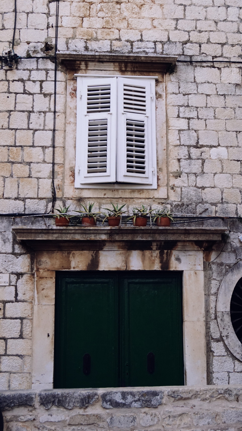 5K, flower, old, oldtown, brick wall, window frame, brick, architecture, window, protection, wall, building exterior, flowerpot, residential district
