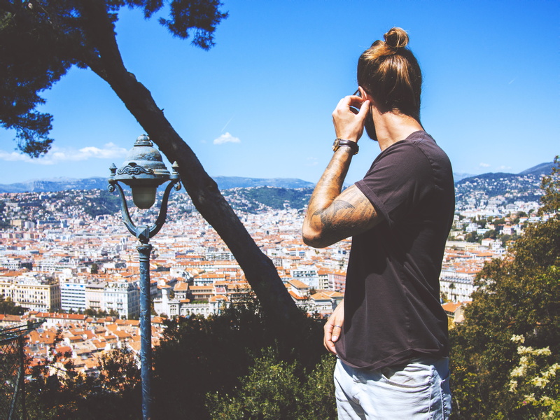 sunlight, building exterior, nizza, leisure activity, outdoors, view, blonde, cannes, built structure, man, oldschool, oldtown, tree, architecture, real people