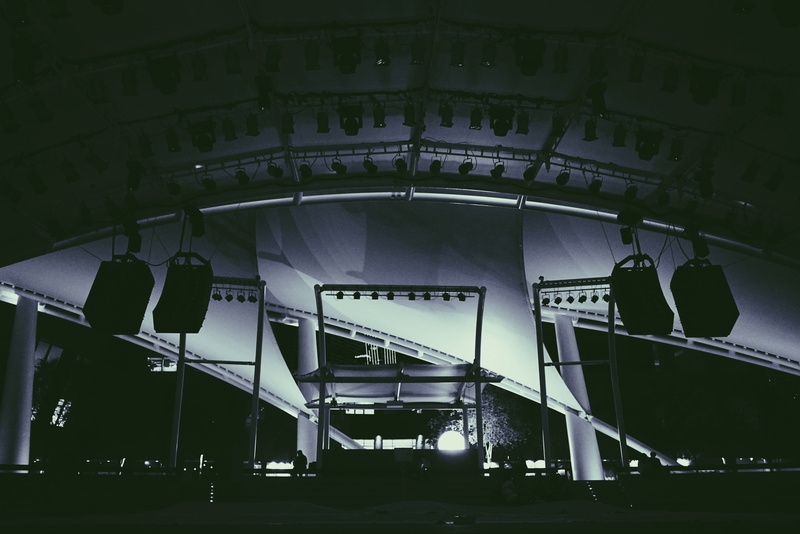railing, ceiling, sound systems, outdoors, connection, built structure, travel, 5K, lighting equipment, concert, stage, singapore, light, lighting, bridge