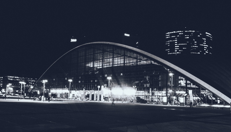 esplanade de la défense, arts culture and entertainment, 2K, street light, white, architecture, light, esplanade, city, building, puteaux, windows, outdoors