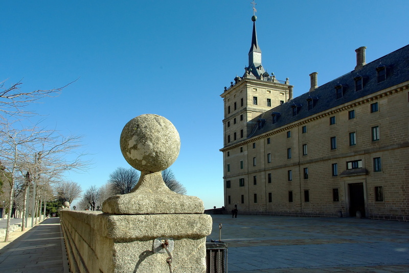 low angle view, esplanade, travel Locations, blue, Escorial, building exterior, human representation, sky, history, nature, architecture And Buildings
