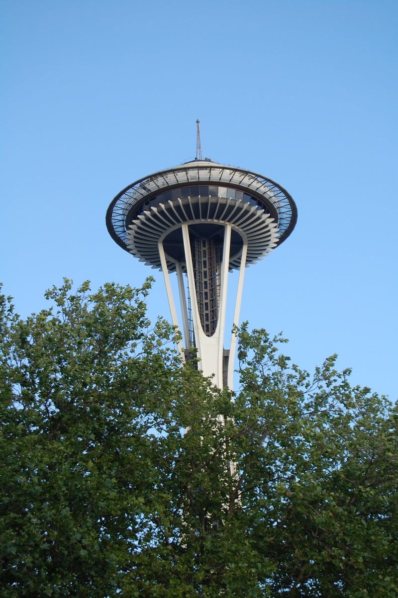 skyline, architecture, building exterior, 2K, outdoors, tall - high, growth, tower, space needle, built structure, sky, seattle, city, low angle view