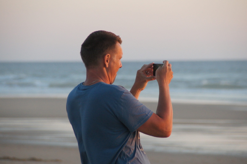 horizon, wave, Atlantic, bunker, ocean, mature adult, mobile phone, coast, sunset, leisure activity, gradually, sand, sky, Sec, adult, beach, Le Pin, holding