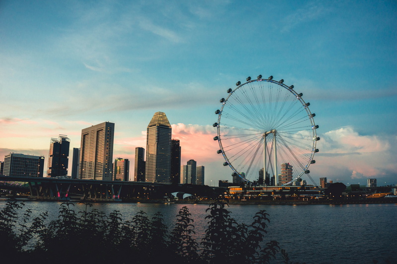 skyscraper, wheel, modern, pink, urban skyline, nature, city, architecture, buildings, no people, sky, singapore flyer, blue, cityscape, built structure