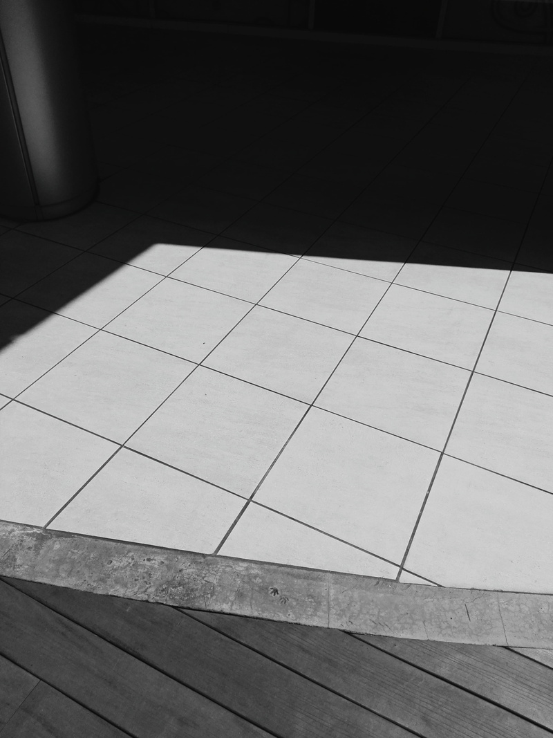 white, tiled floor, 4K, fear, footpath, indoors, city, nature, shape, clean, built structure, opposite, singapore, shadow, no people, minimalist, black and white