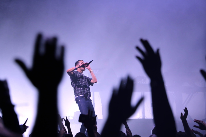 playing, musician, men, stage, human arm, event, nightlife, skill, group of people, caucasian, hand, music festival, singing, silhouette, party - Social Event