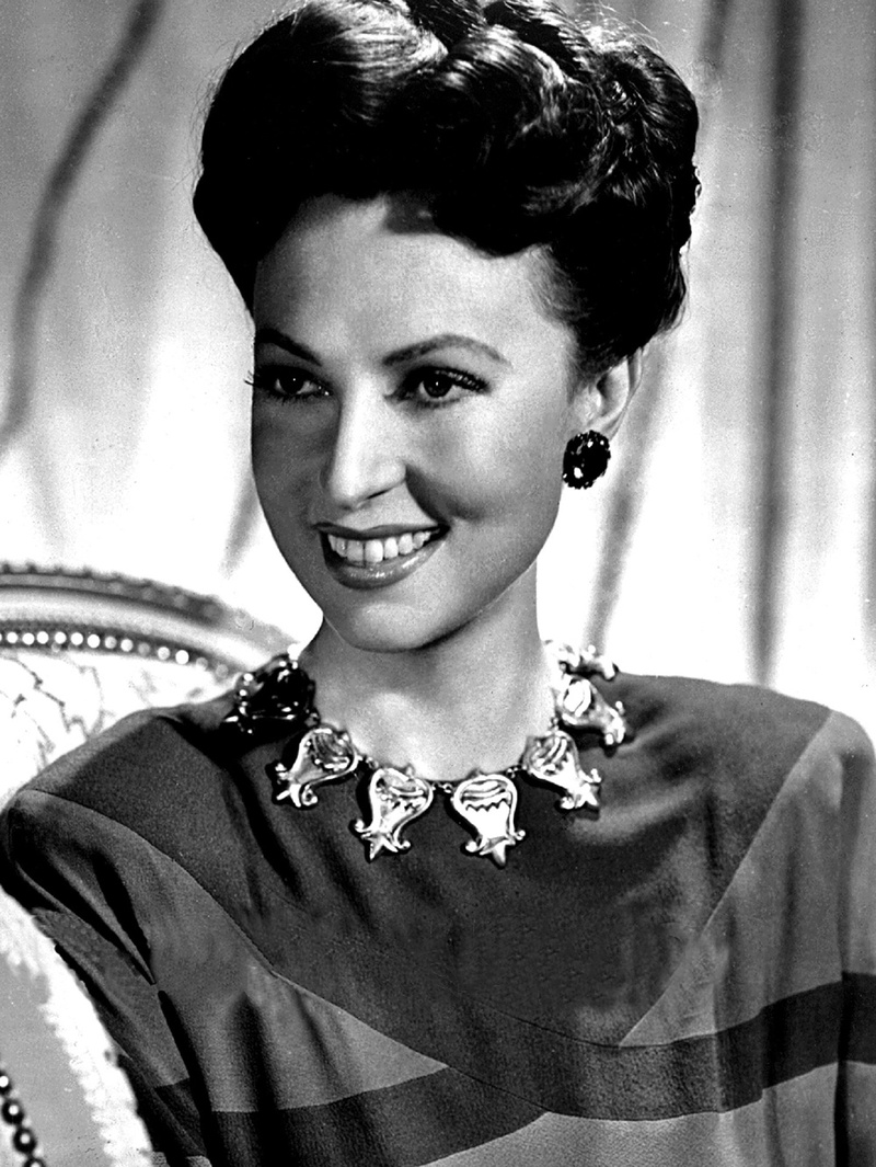 cinema, motion pictures, movies, 1080P, stage, beautiful woman, film, front view, looking at camera, close-up, headshot, vintage, retro, television, radio