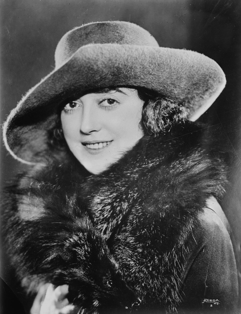 women, musical theatre, bernadette peters, television, performance, young women, fur coat, movies, warm clothing, fur, cold temperature, broadway, hollywood