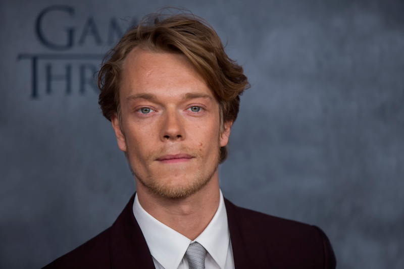 Alfie Allen, caucasian Ethnicity, expertise, s, business, confidence, one Man Only, human Face, young adult, males, standing, black, business Person, gray