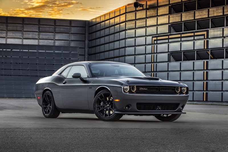 city, smooth, Dodge, land vehicle, motor vehicle, building exterior, wealth, 2017 Cars, outdoors, street, mode of transportation, built structure, silver colored
