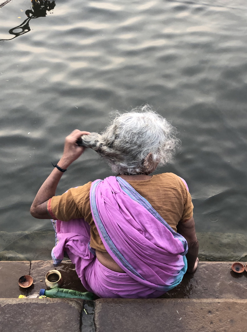 lifestyles, human, leisure activity, adult, senior women, one person, women, oldlady, senior adult, purple, clothing, water, casual clothing, person, ladyinsari