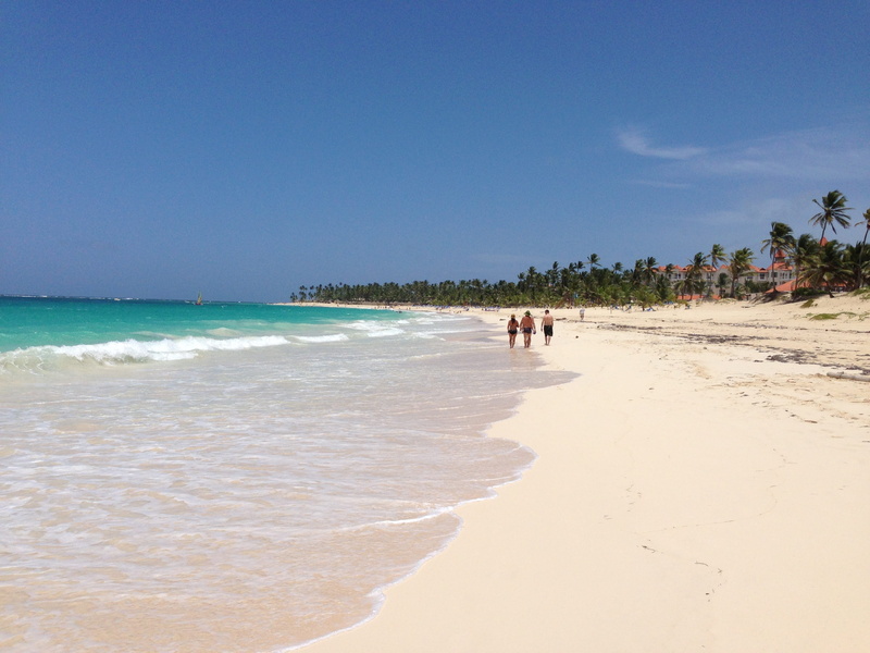 2K, real people, land, men, group of people, vacations, horizon over water, day, Ocean, water, beauty in nature, holiday, Punta Cana, trees, leisure activity