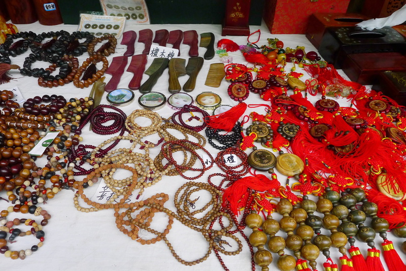 jewellery, 2K, arrangement, personal accessory, retail display, abundance, for sale, market, indoors, high angle view, jewelry, still life, market stall