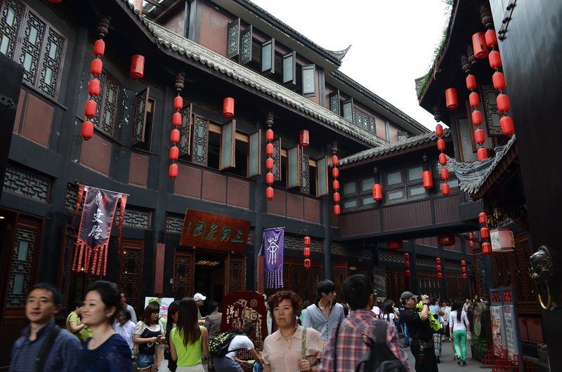 lifestyles, the crowd, large group of people, adult, built structure, cultures, tourism, people, outdoors, women, men, group of people, text, street, building