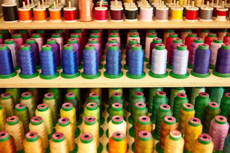 thread, close-up, retail, threads, Yarn, choice, variation, multi colored, still life, abundance, order, full frame, in a row, spool, no people, Faden