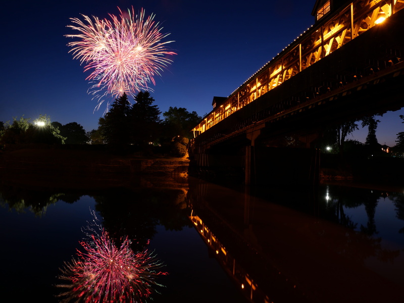 town, river, bridge, lighting, city, arts culture and entertainment, event, firework display, motion, water, exploding, 5K, building exterior, night life