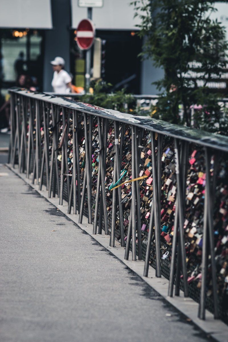 sidewalk, engraving, heart, security, fence, love, safety, direction, day, footbridge, the way forward, padlock, 5K, architecture, love lock, bridge, railing