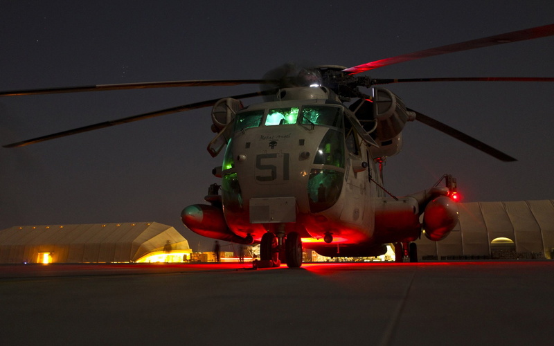 no people, aerospace industry, airport, single object, airplane, armed forces, mode of transportation, illuminated, army, 1080P, air vehicle, cockpit