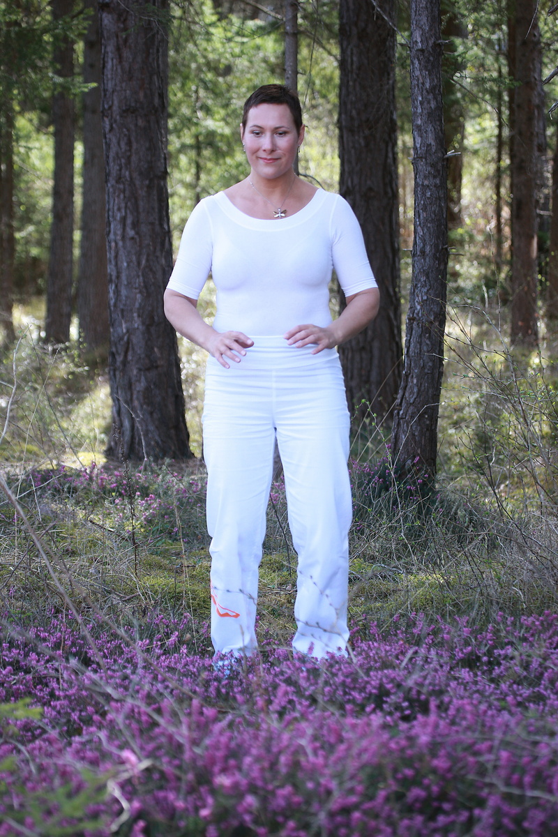 day, trunk, tree trunk, calm, forest, meditation, leisure activity, one person, asia, meditate, qigong, nature, lifestyles, plant, inner calm, land, casual clothing