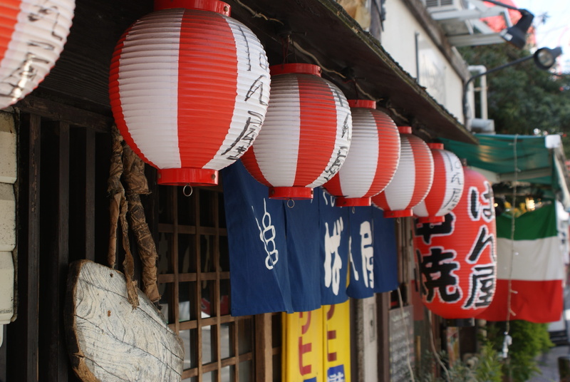red, text, asian, building exterior, built structure, hanging, zen, non-western script, outdoors, coloured, in a row, gartendeko, 4K, fernöstlich, paper lantern